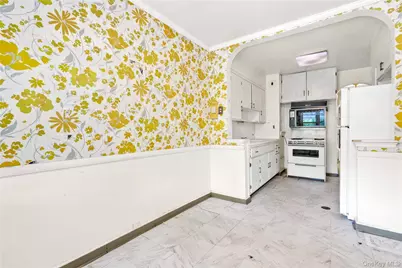 67-10 Selfridge Street, Forest Hills, NY 11375 - Photo 15