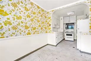67-10 Selfridge St, Forest Hills, NY 11375 - Photo 15