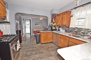 1020 Garden Pl, Baldwin, NY 11510 - Photo 11