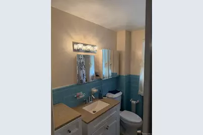 1020 Garden Place, Baldwin, NY 11510 - Photo 11