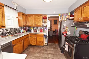 1020 Garden Pl, Baldwin, NY 11510 - Photo 9