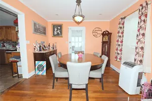 1020 Garden Pl, Baldwin, NY 11510 - Photo 7