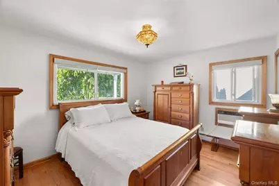 162 N Elm Street, Massapequa, NY 11758 - Photo 17