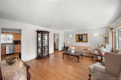 162 N Elm Street, Massapequa, NY 11758 - Photo 9