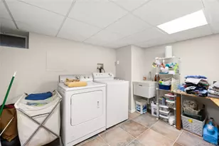 162 N Elm St, Massapequa, NY 11758 - Photo 19