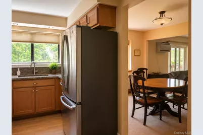 379 Richard Court, Pomona, NY 10970 - Photo 5