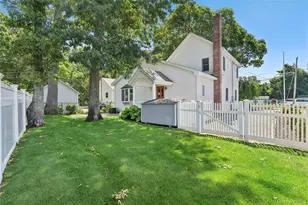54 Breezy Point Rd, Wading River, NY 11792 - Photo 15