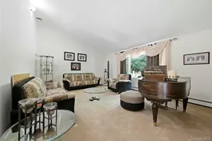 10 Mansfield Ln S, East Northport, NY 11731 - Photo 17