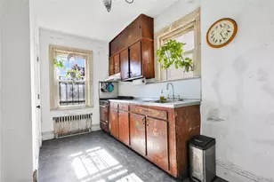 61-20 156th St, Flushing, NY 11367 - Photo 11