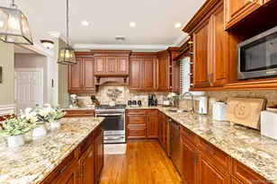 11 Coventry Ln, Smithtown, NY 11787 - Photo 13