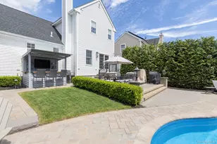 11 Coventry Ln, Smithtown, NY 11787 - Photo 35