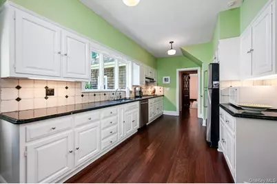 563 Asharoken Avenue, Northport, NY 11768 - Photo 13