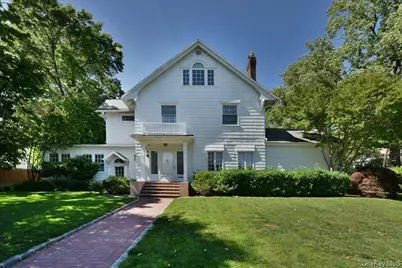 9 Nassau Drive, Great Neck, NY 11021 - Photo 1