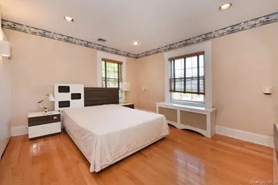 9 Nassau Drive, Great Neck, NY 11021 - Photo 25