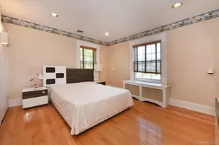 9 Nassau Dr, Great Neck, NY 11021 - Photo 25