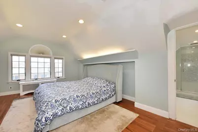 9 Nassau Drive, Great Neck, NY 11021 - Photo 19