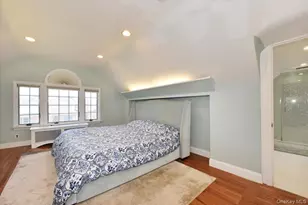 9 Nassau Dr, Great Neck, NY 11021 - Photo 19