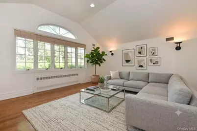 9 Nassau Drive, Great Neck, NY 11021 - Photo 11