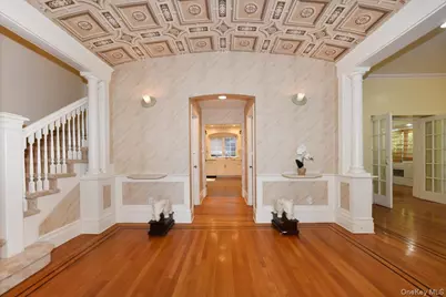 9 Nassau Drive, Great Neck, NY 11021 - Photo 5