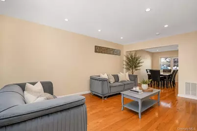 426 N Corona Avenue #7, Valley Stream, NY 11580 - Photo 3
