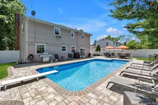 25 Arrowwood Ln, Melville, NY 11747 - Photo 25