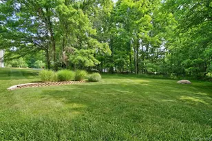 1019 Benjamin Vankeuren Dr, Pine Bush, NY 12566 - Photo 37