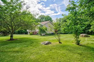 1019 Benjamin Vankeuren Dr, Pine Bush, NY 12566 - Photo 3