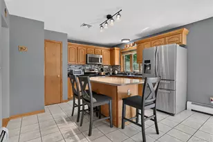1019 Benjamin Vankeuren Dr, Pine Bush, NY 12566 - Photo 15