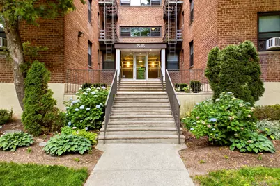 75-05 210 #2P, Oakland Gardens, NY 11364 - Photo 1