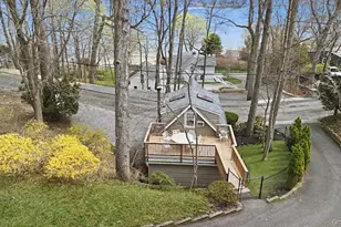 8 Idle Day Knoll, Centerport, NY 11721 - Photo 19