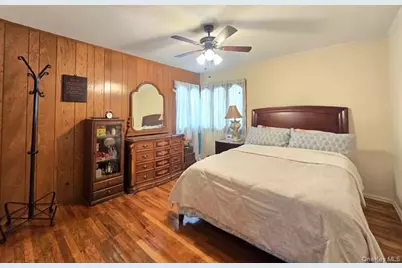 24841 Thebes Avenue, Little Neck, NY 11362 - Photo 15
