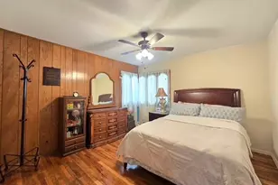 248-41 Thebes Ave, Little Neck, NY 11362 - Photo 15