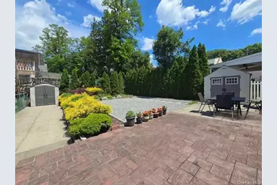 24841 Thebes Avenue, Little Neck, NY 11362 - Photo 5