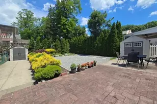 248-41 Thebes Ave, Little Neck, NY 11362 - Photo 5
