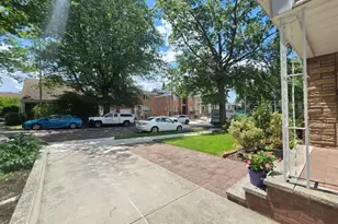 248-41 Thebes Ave, Little Neck, NY 11362 - Photo 3