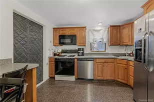 82 Riverdale Ave, White Plains, NY 10607 - Photo 7