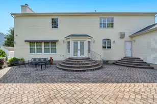 25 Yellow Top Ln, Smithtown, NY 11787 - Photo 49