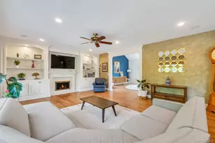 25 Yellow Top Ln, Smithtown, NY 11787 - Photo 11