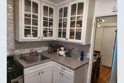 204-15 Foothill Avenue #B44, Hollis, NY 11423 - Photo 5