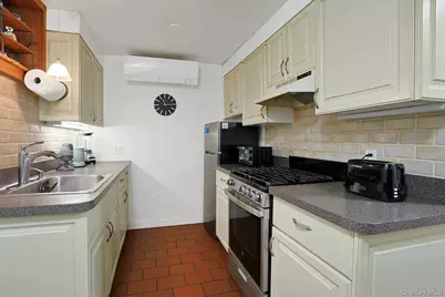 21 Hawkes Avenue, Ossining, NY 10562 - Photo 29