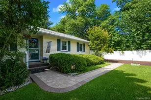 20 Loretta Ct, Coram, NY 11727 - Photo 5