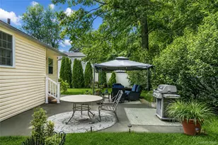20 Loretta Ct, Coram, NY 11727 - Photo 11