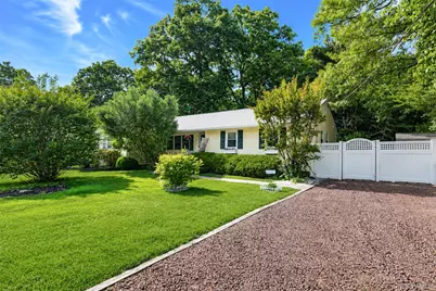 20 Loretta Court, Coram, NY 11727 - Photo 1