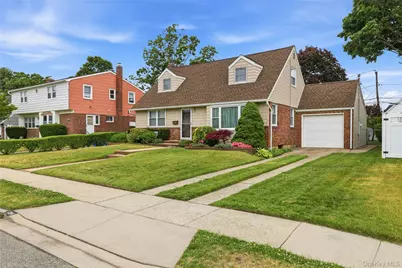 324 Coleridge Street, Levittown, NY 11756 - Photo 3