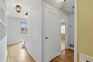 324 Coleridge St, Levittown, NY 11756 - Photo 13