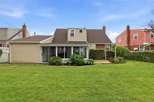 324 Coleridge St, Levittown, NY 11756 - Photo 29