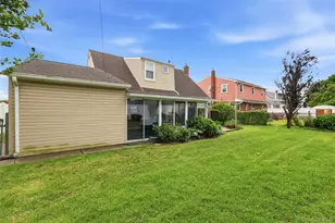 324 Coleridge St, Levittown, NY 11756 - Photo 27