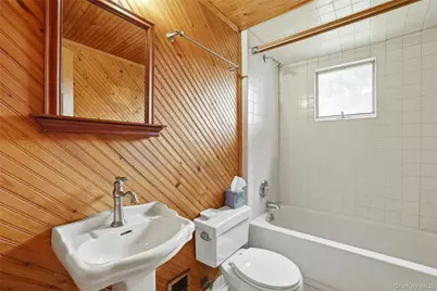 324 Coleridge Street, Levittown, NY 11756 - Photo 21