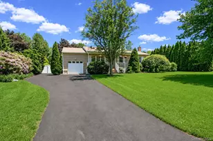100 Donna Dr, Calverton, NY 11933 - Photo 3