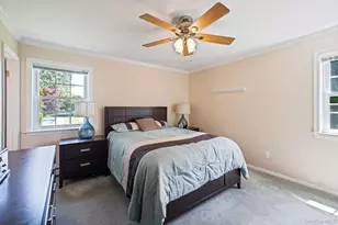 100 Donna Dr, Calverton, NY 11933 - Photo 31